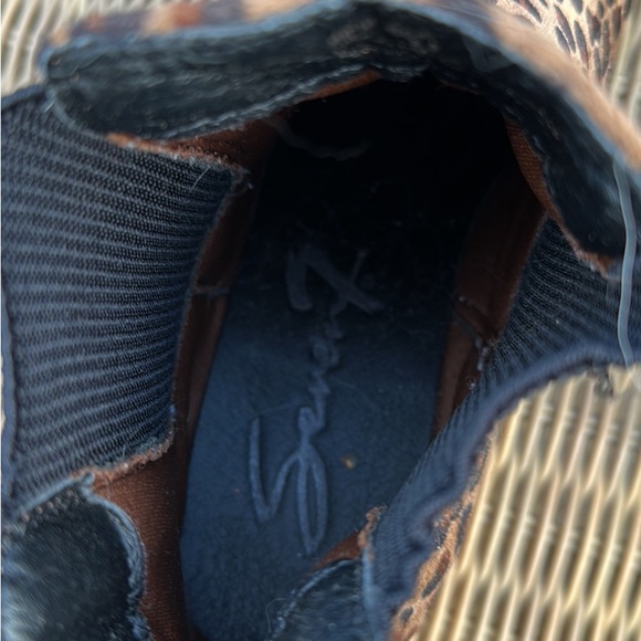 Beautiful leopard print wedge boot - Picture 5 of 5